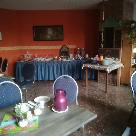 بيت ضيافة Lowenhof 2*